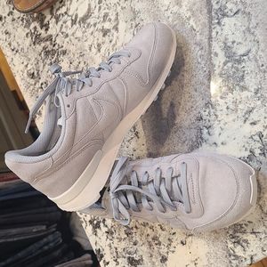 Nike international custom sneakers women's 7.5